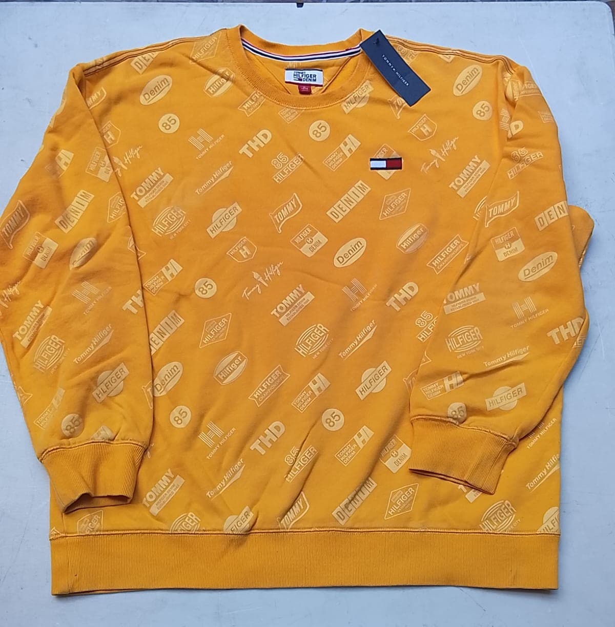 TOMMY HILFIGER DENIM ORIGINAL - CREWNECK ALLOVER PRINT - NUEVO CON ETIQUETA