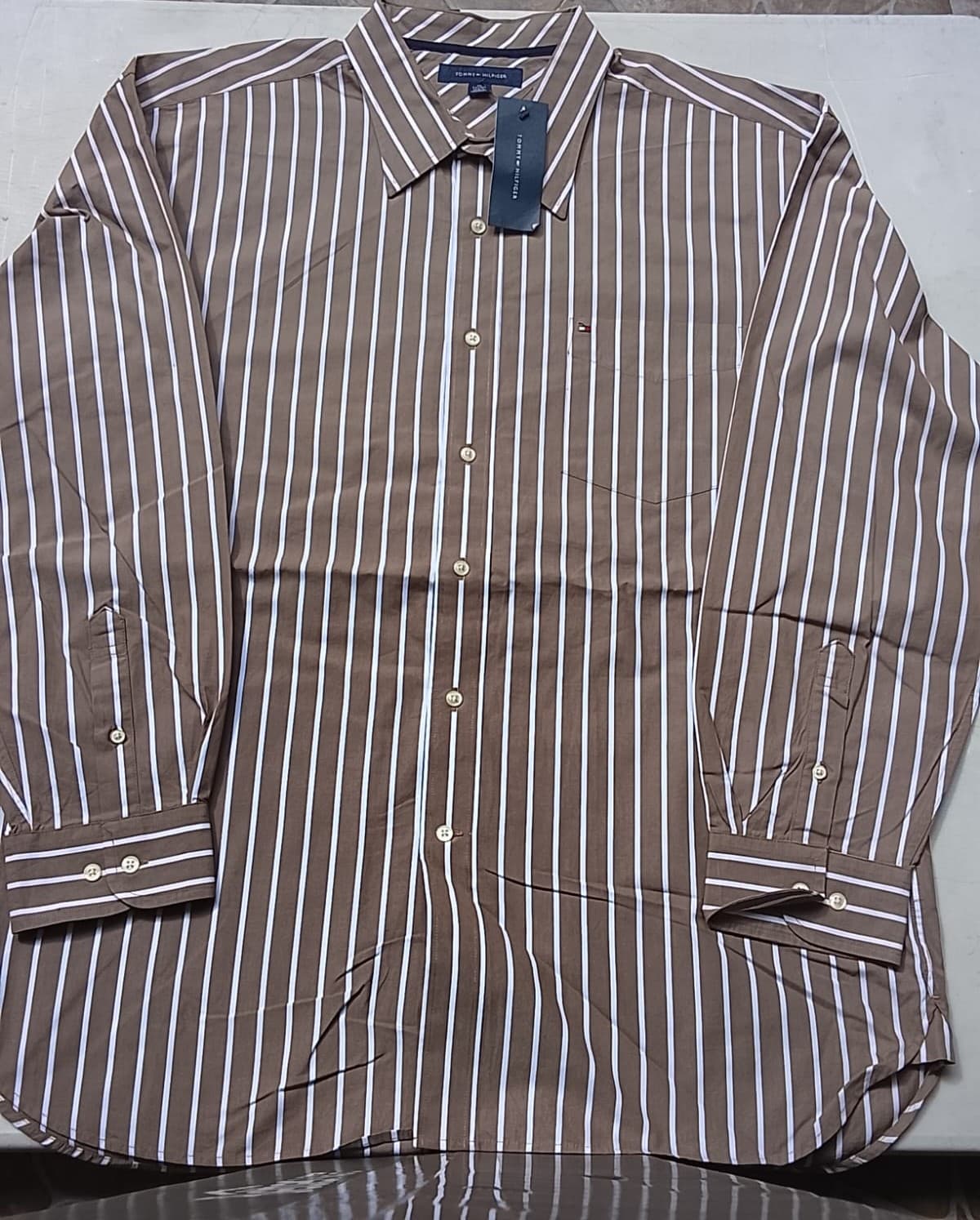 TOMMY HILFIGER ORIGINAL - CAMISA MANGA LARGA CAFÉ RAYAS  - NUEVA CON ETIQUETA