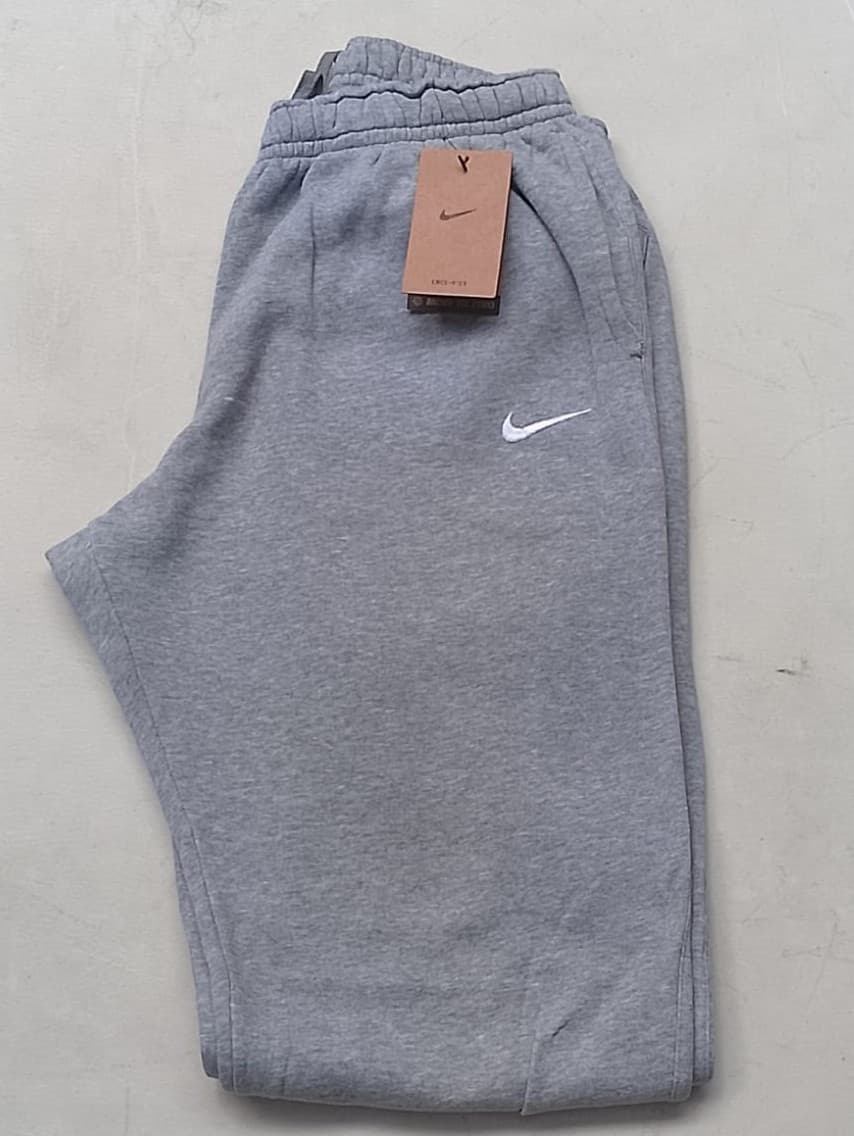 NIKE ORIGINAL - JOGGER GRIS - RI BULLDOGS LACROSSE - TALLA M - NUEVO CON ETIQUETA DRI-FIT — vista alternativa