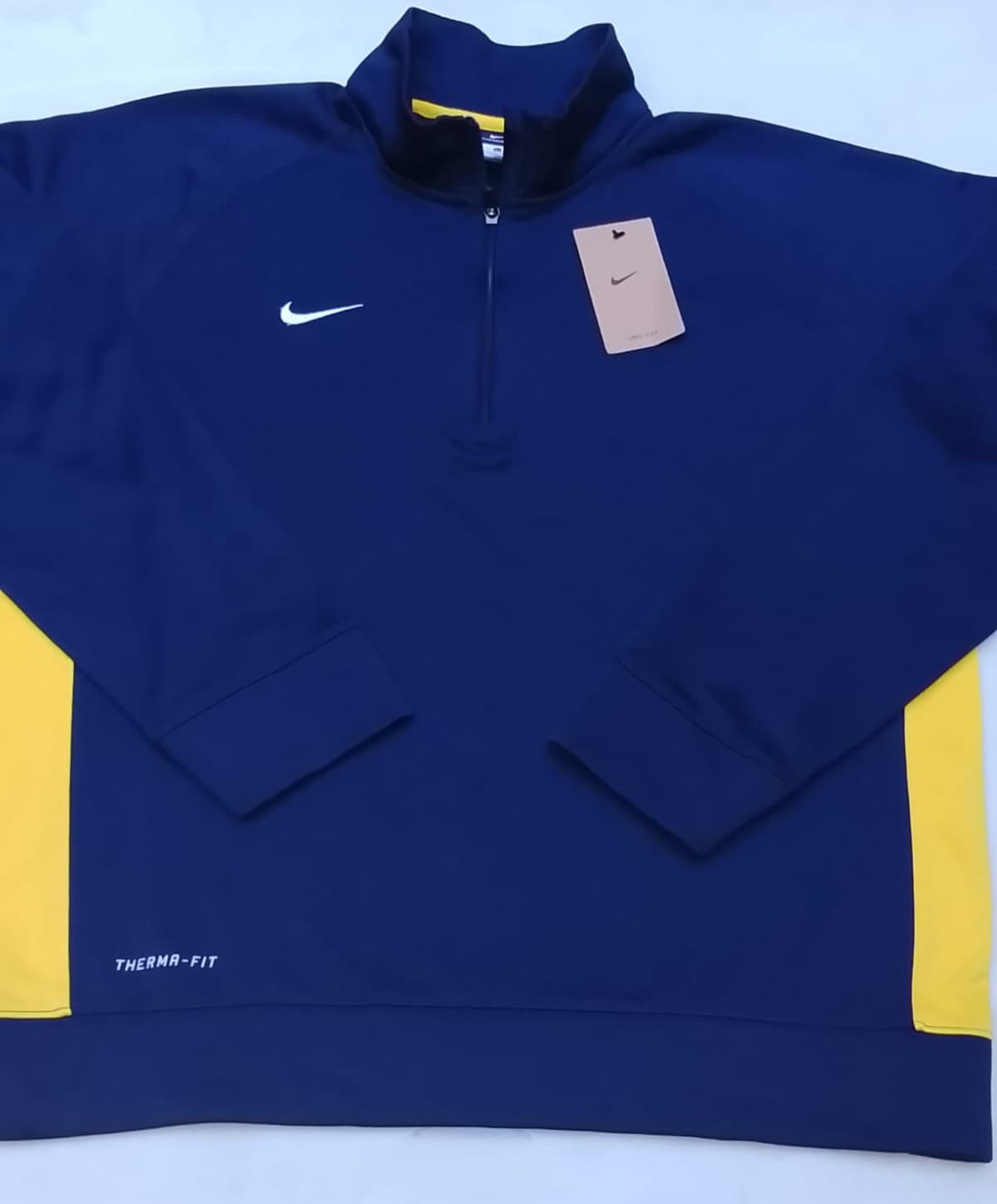 NIKE THERMA-FIT - NUEVO CON ETIQUETA - AZUL MARINO CON AMARILLO