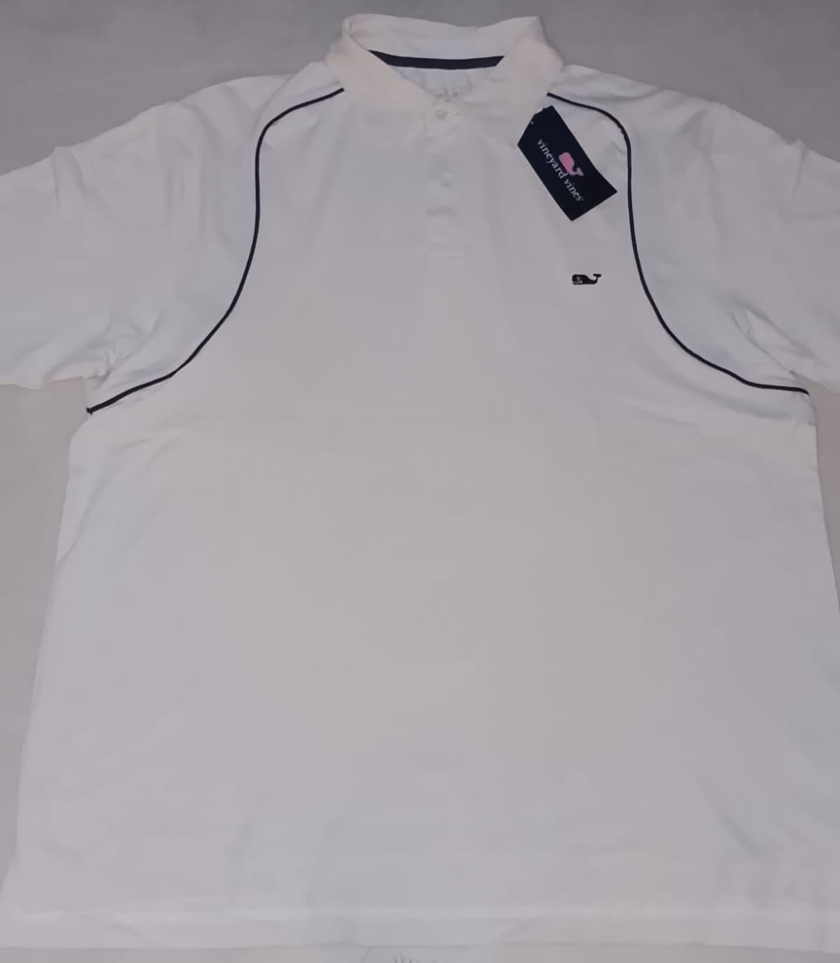 VINEYARD VINES ORIGINAL - Polo Performance Blanco con Vivo Azul Marino - NUEVO CON ETIQUETA
