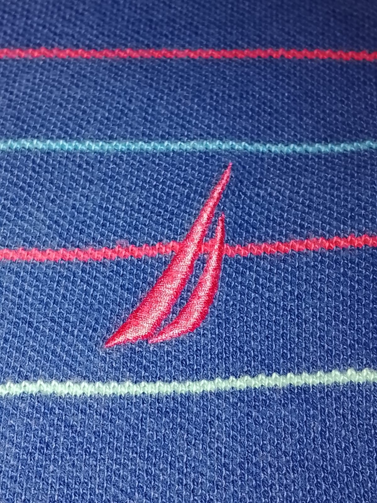 NAUTICA ORIGINAL - Polo Rayas - Azul Marino con Rayas Multicolor - - NUEVO CON ETIQUETA — vista alternativa