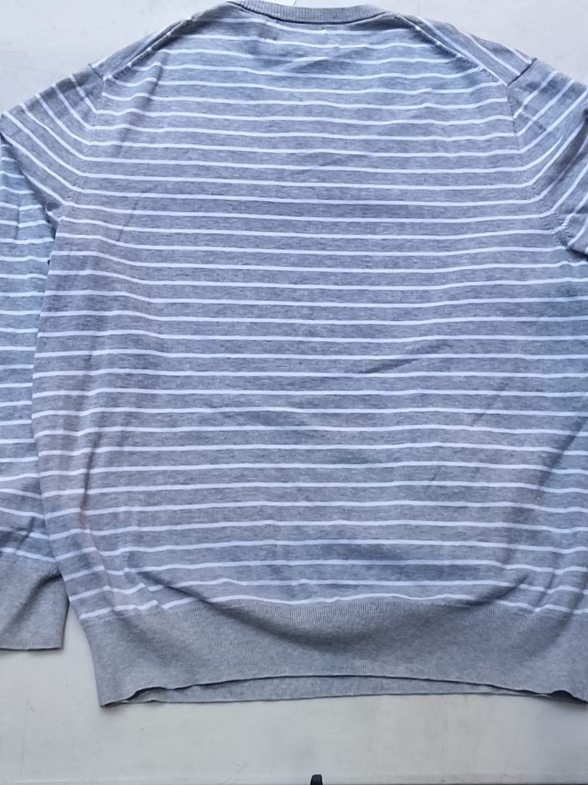 CALVIN KLEIN ORIGINAL - SUPIMA COTTON - SWEATER LIGERO - TALLA L - GRIS RAYAS - NUEVO CON ETIQUETA — vista alternativa